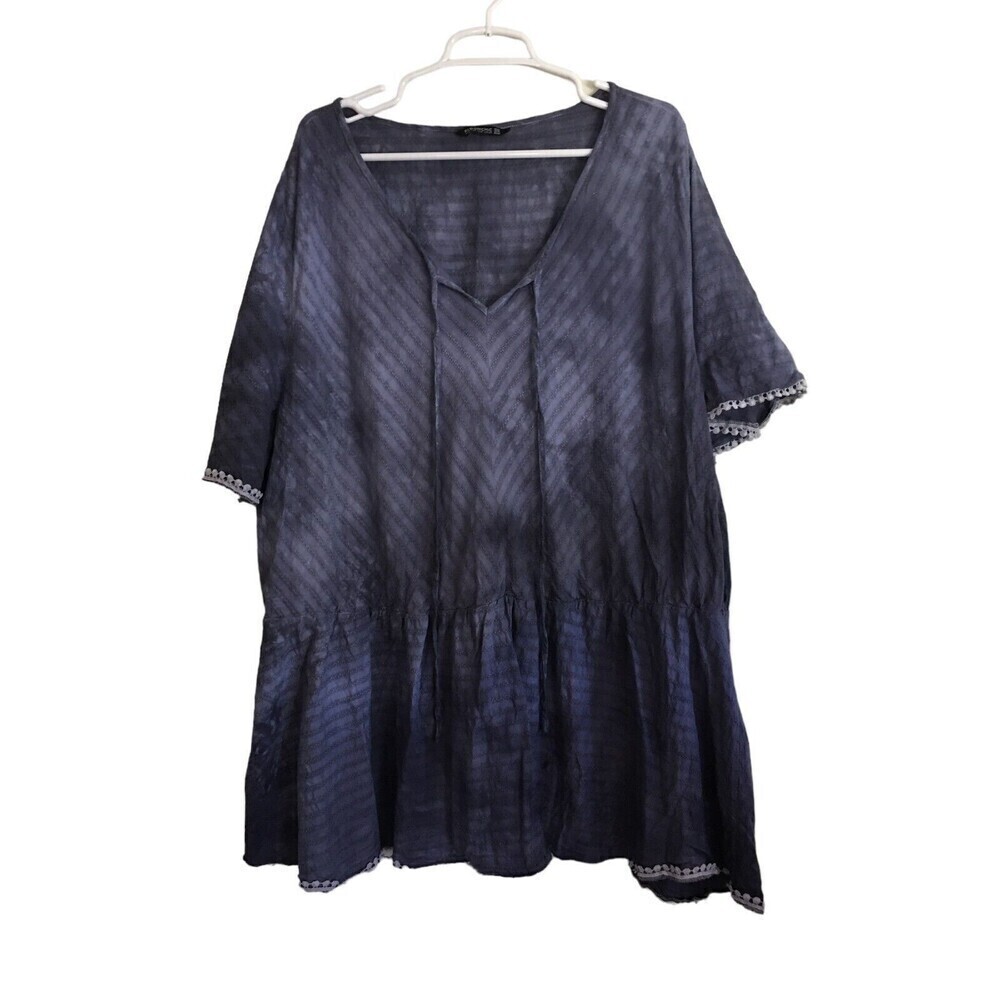 Bloomchic Shirt Women's Size 30 US Stripes Short Sleeves V-Neck